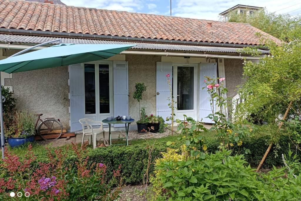 Un Paradis De Verdure En Plein Centre Ville Perigueux Bagian luar foto